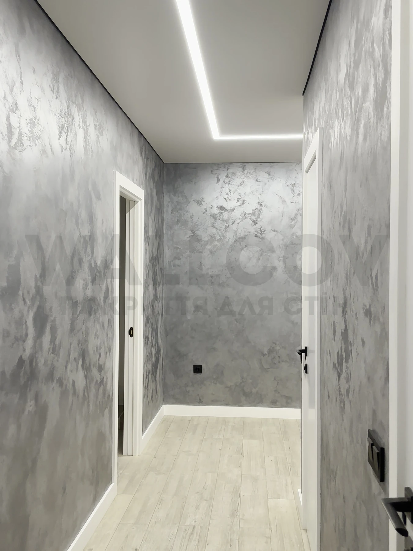 Реальний об'єкт Wallcov: коридор з LED-лінією, сріблясто-сіра Galateya