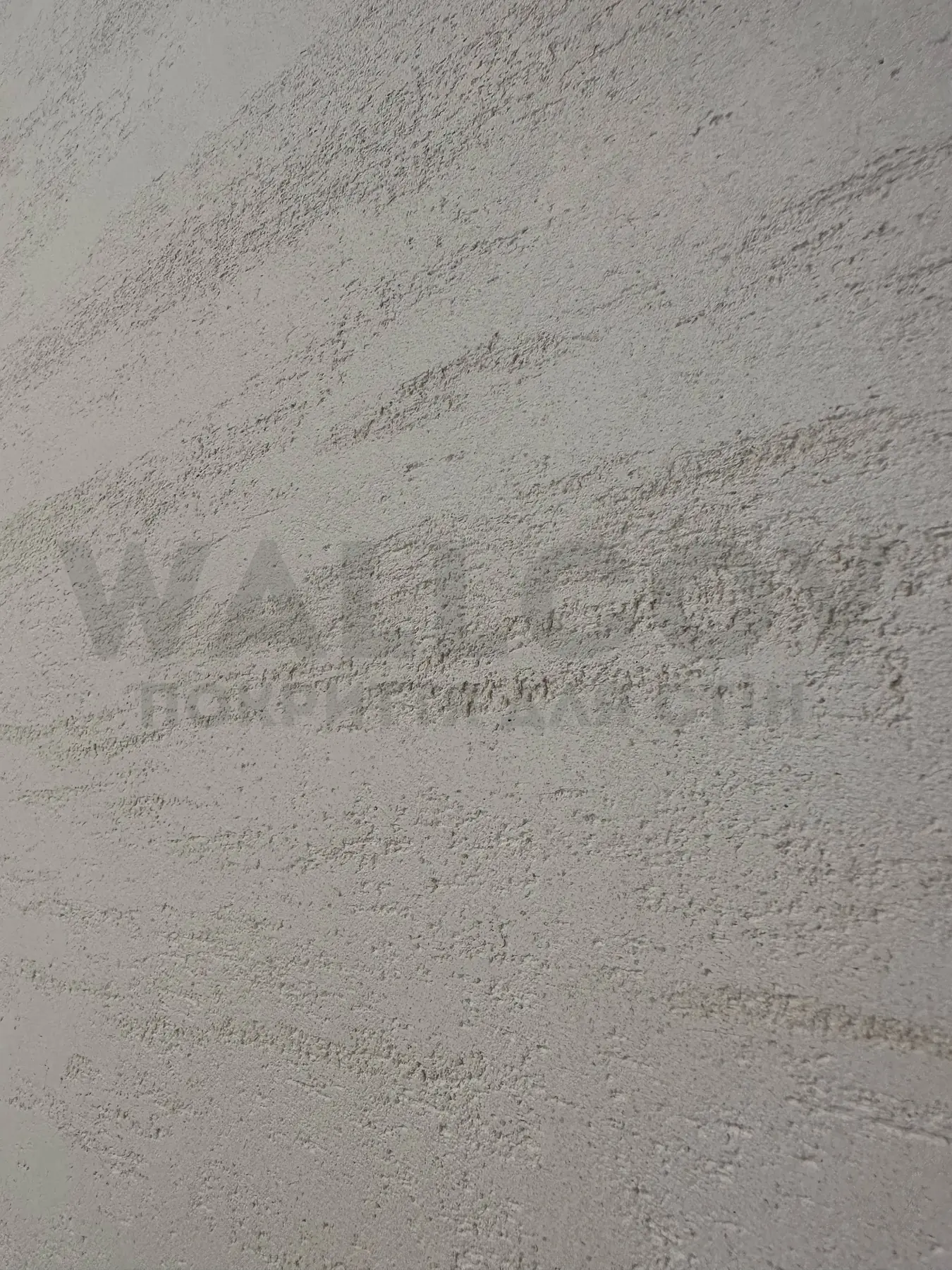 Реальний об'єкт Wallcov: матовий травертин, рельєф крупно
